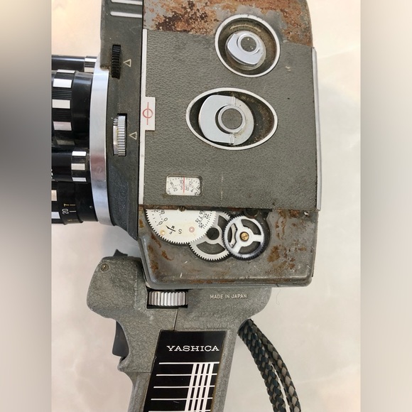 Vintage Yashica 8-E III Film Movie Camera with Pistol Grip Handle - Not tested - Picture 12 of 16